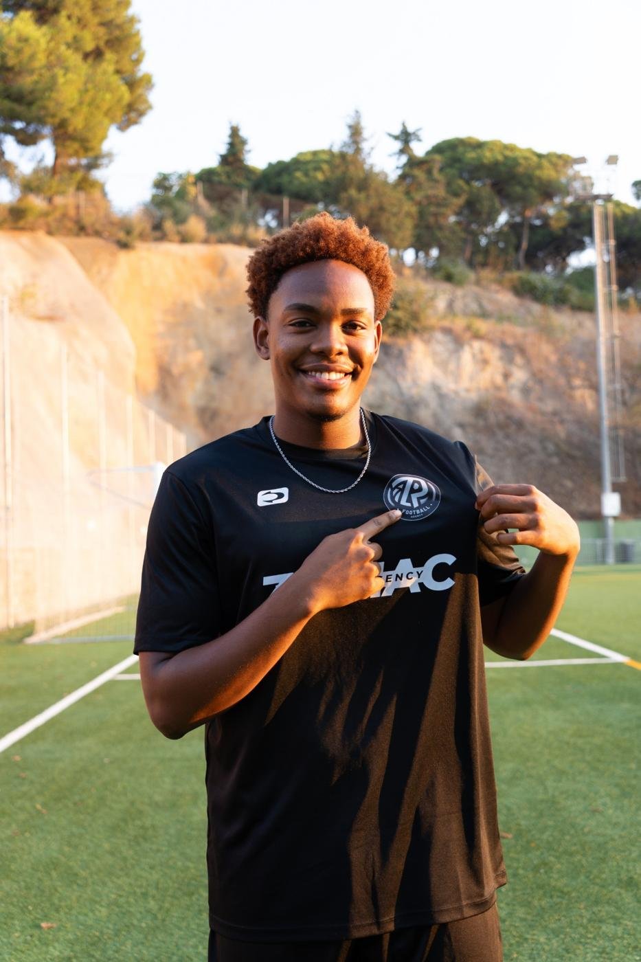 Zodiac Pro player wearing his official kit